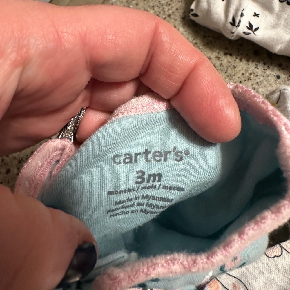 Four size 3 month footed sleepers, one 0-6 month nightgown and 0-3 month swaddle - Picture 5 of 8